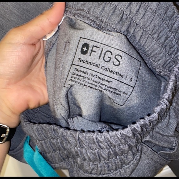 FIGS Scrub Pants High waisted in Graphite small - Picture 2 of 4